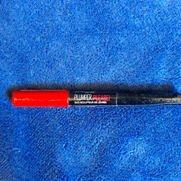 Plumper Please Red Maybelline Gloss / Liner in ONE #235 Hot & Spicy - Picture 2 of 8